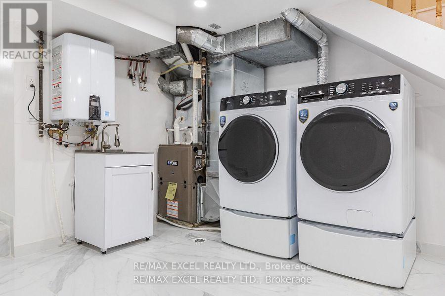 75 Harvie Avenue, Toronto (Corso Italia-Davenport), Ontario  M6E 4K4 - Photo 33 - W12000165
