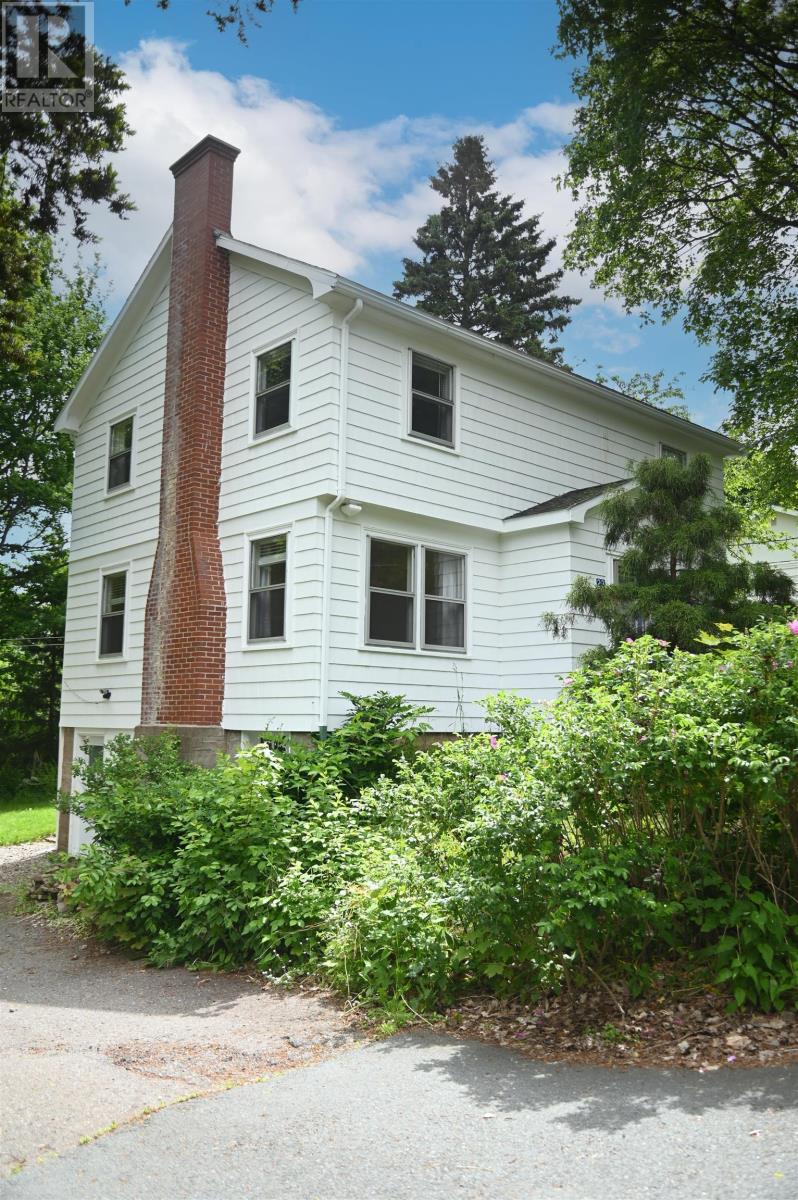 23 Chestnut Avenue, Wolfville, Nova Scotia  B4P 1V7 - Photo 3 - 202503130