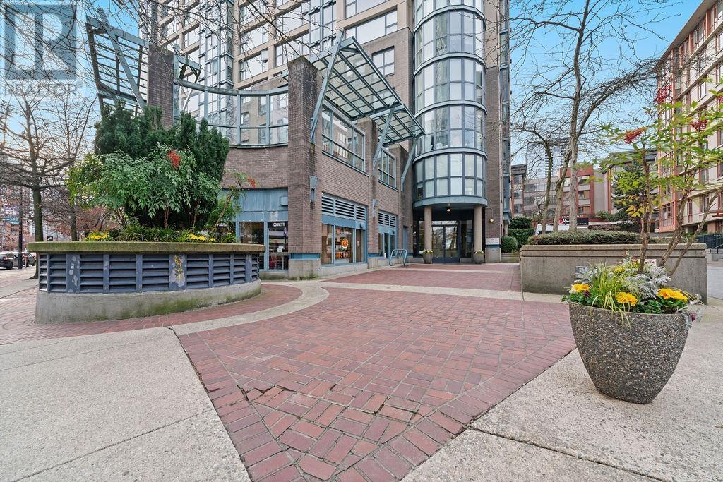 404 238 Alvin Narod Mews, Vancouver, British Columbia  V6B 5Z3 - Photo 32 - R2973238