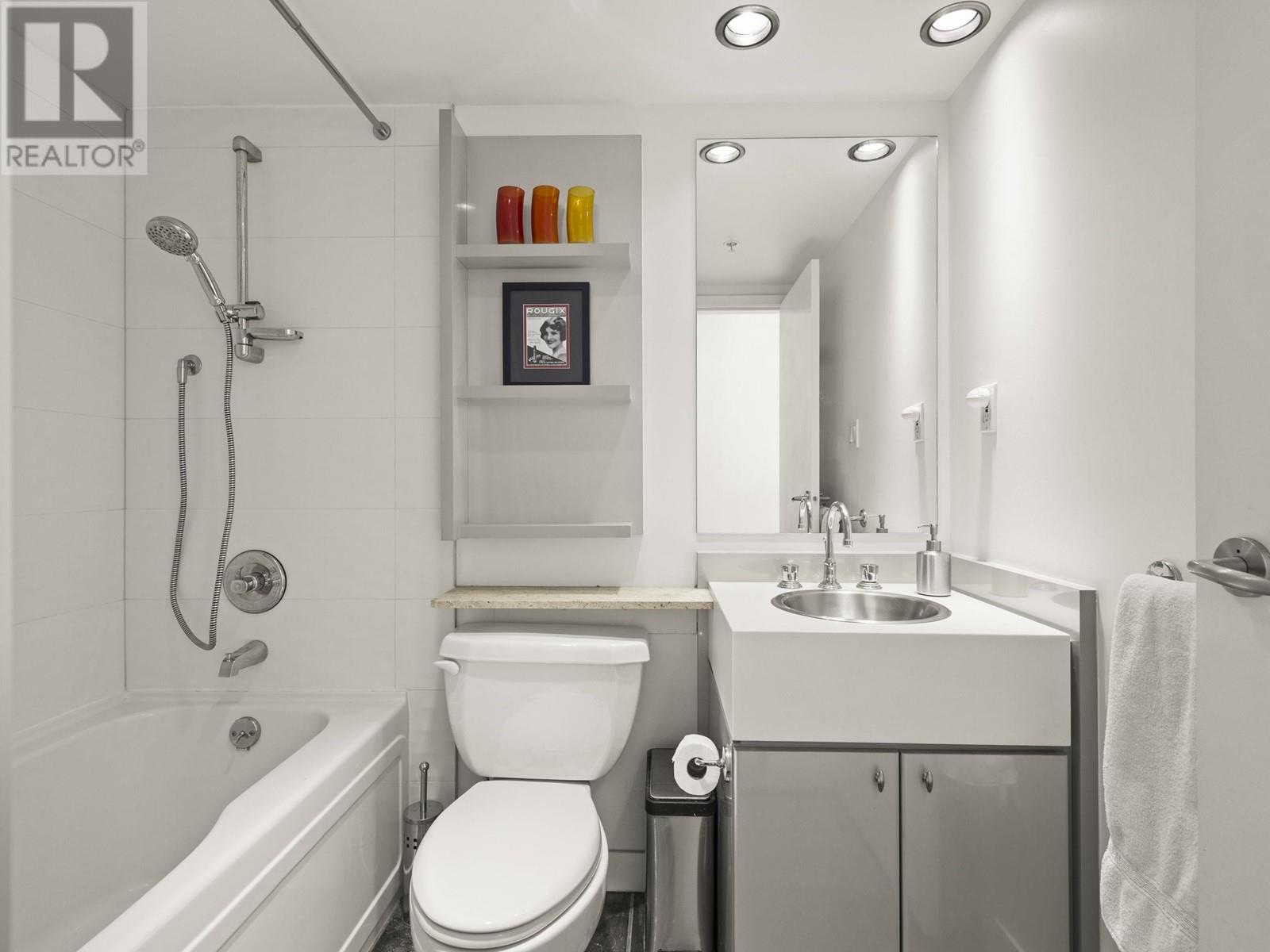 Listing Picture 32 of 40 : 2303 1438 RICHARDS STREET, Vancouver / 溫哥華 - 魯藝地產 Yvonne Lu Group - MLS Medallion Club Member