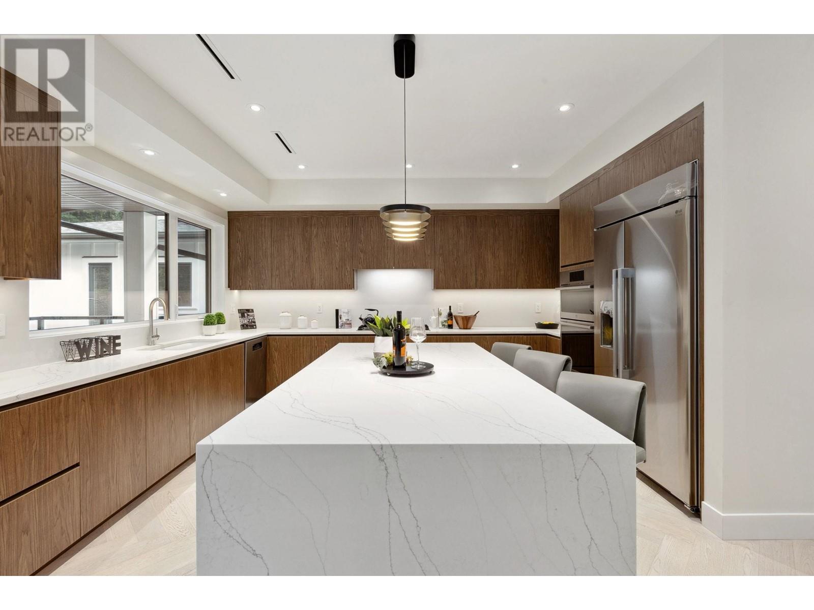 3533 Anne Macdonald Way, North Vancouver, British Columbia  V7G 2S7 - Photo 14 - R2973243