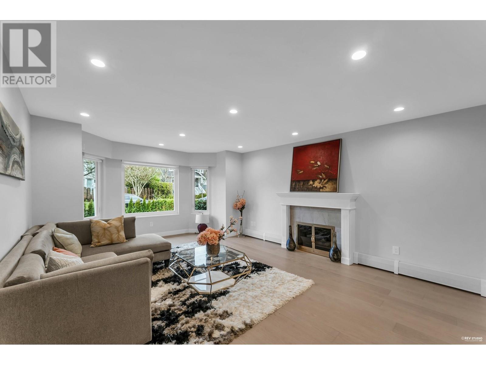 Property at 2052 W 44TH AVENUE image 2
