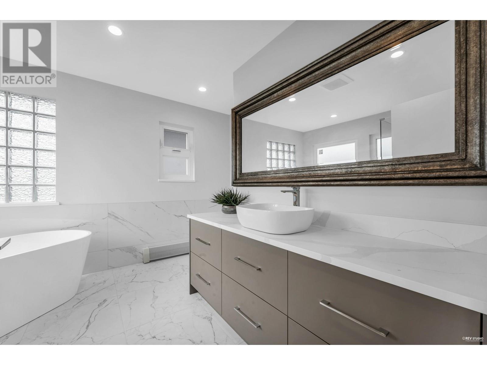 2052 W 44th Avenue, Vancouver, British Columbia  V6M 2E9 - Photo 27 - R2973258