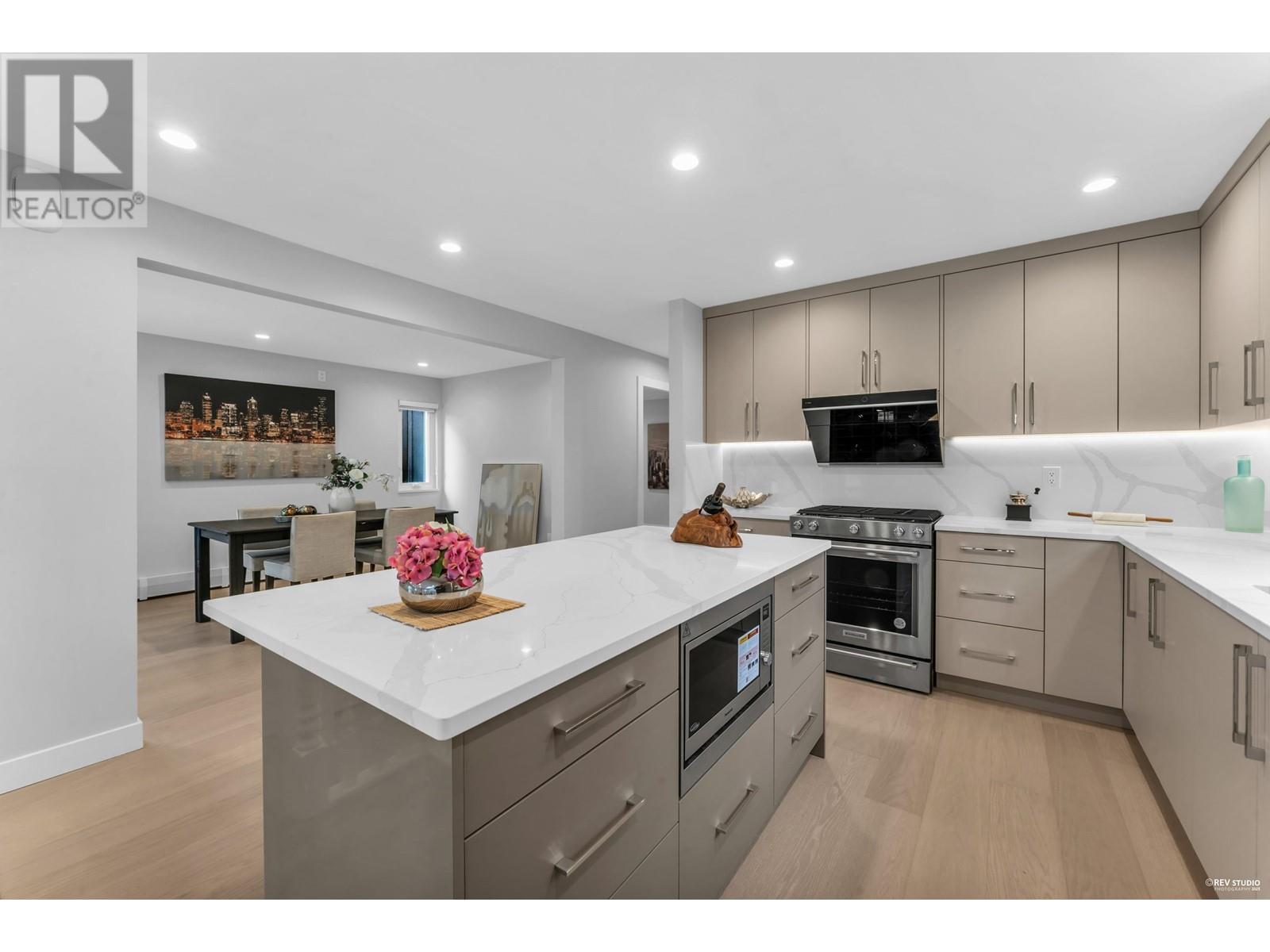 2052 W 44th Avenue, Vancouver, British Columbia  V6M 2E9 - Photo 8 - R2973258