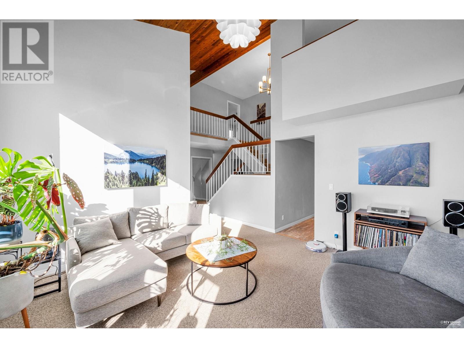 1346 Lansdowne Drive, Coquitlam, British Columbia  V3E 1K6 - Photo 4 - R2973259