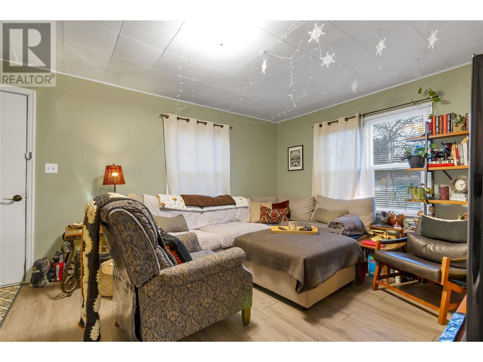 3202/3204 20a Street, Vernon, British Columbia  V1T 4E9 - Photo 6 - 10337406