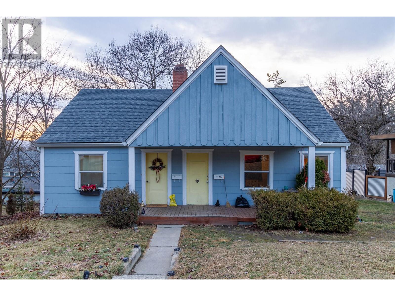 Property at 3202/3204 20A Street image 1