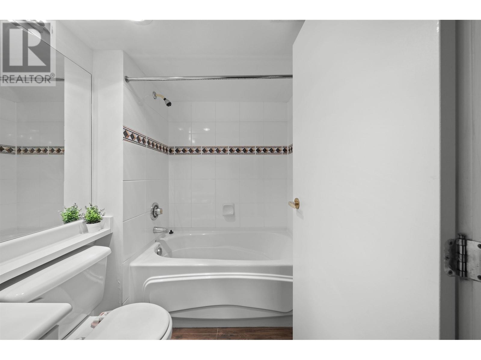 Listing Picture 16 of 23 : 2006 939 HOMER STREET, Vancouver / 溫哥華 - 魯藝地產 Yvonne Lu Group - MLS Medallion Club Member