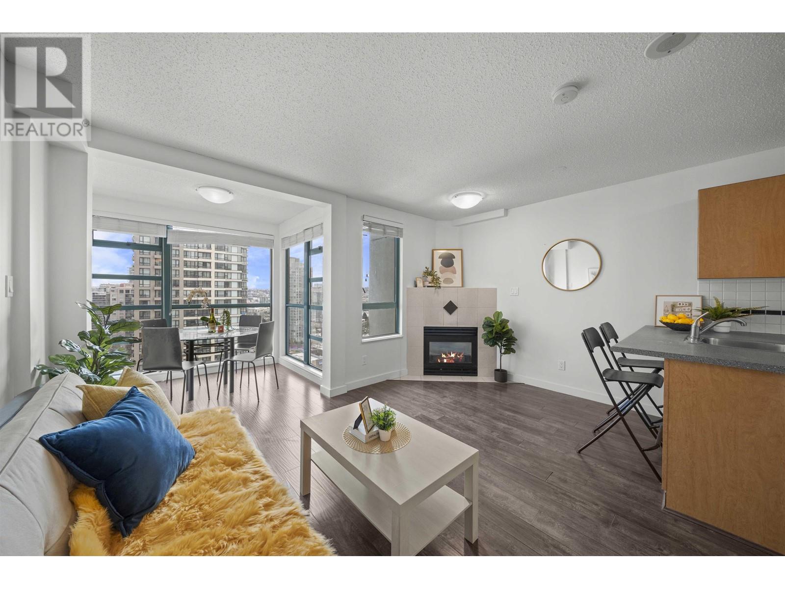 Listing Picture 2 of 23 : 2006 939 HOMER STREET, Vancouver / 溫哥華 - 魯藝地產 Yvonne Lu Group - MLS Medallion Club Member