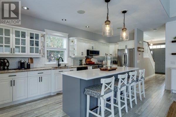 Property at 432 Providence Avenue image 3