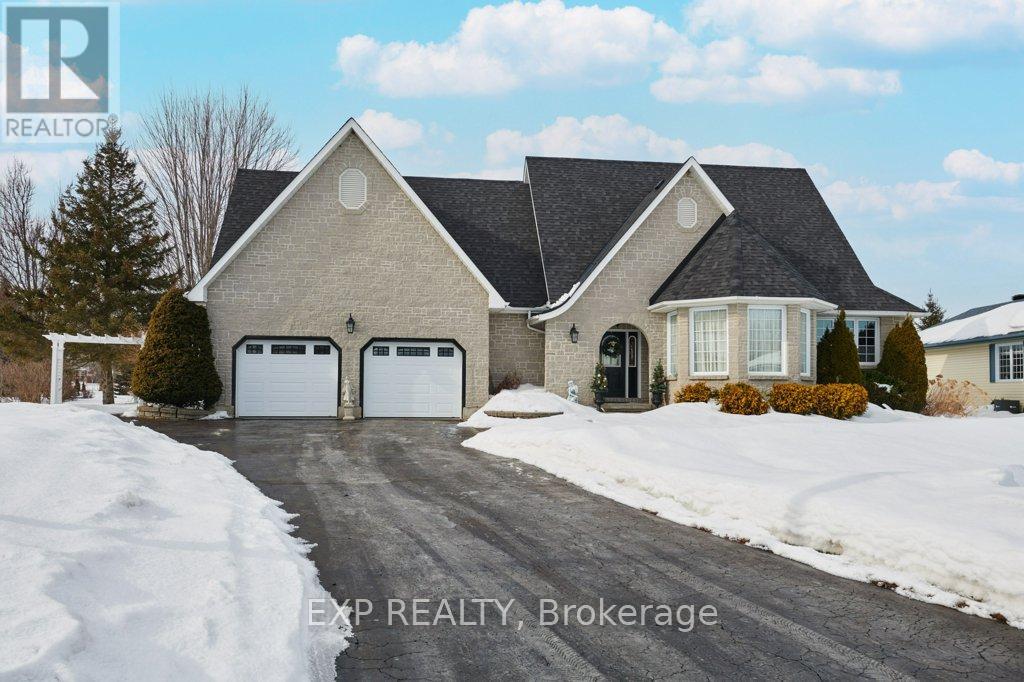 5544 BRIDLEWOOD COURT South Dundas