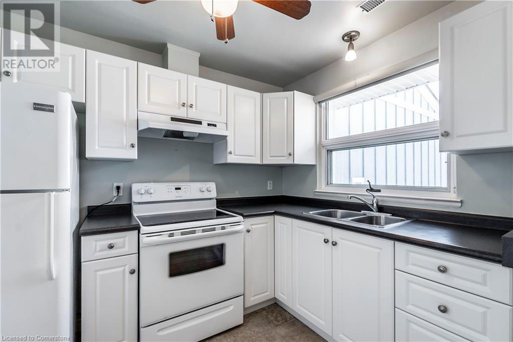 Property at 25 SZOLLOSY Circle image 5