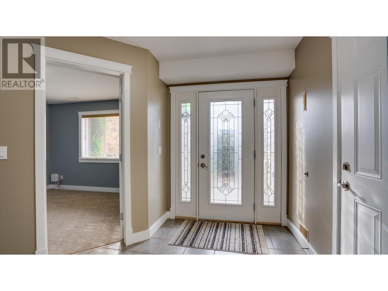 7104 Lakeridge Drive, Vernon, British Columbia  V1H 1P3 - Photo 6 - 10337418