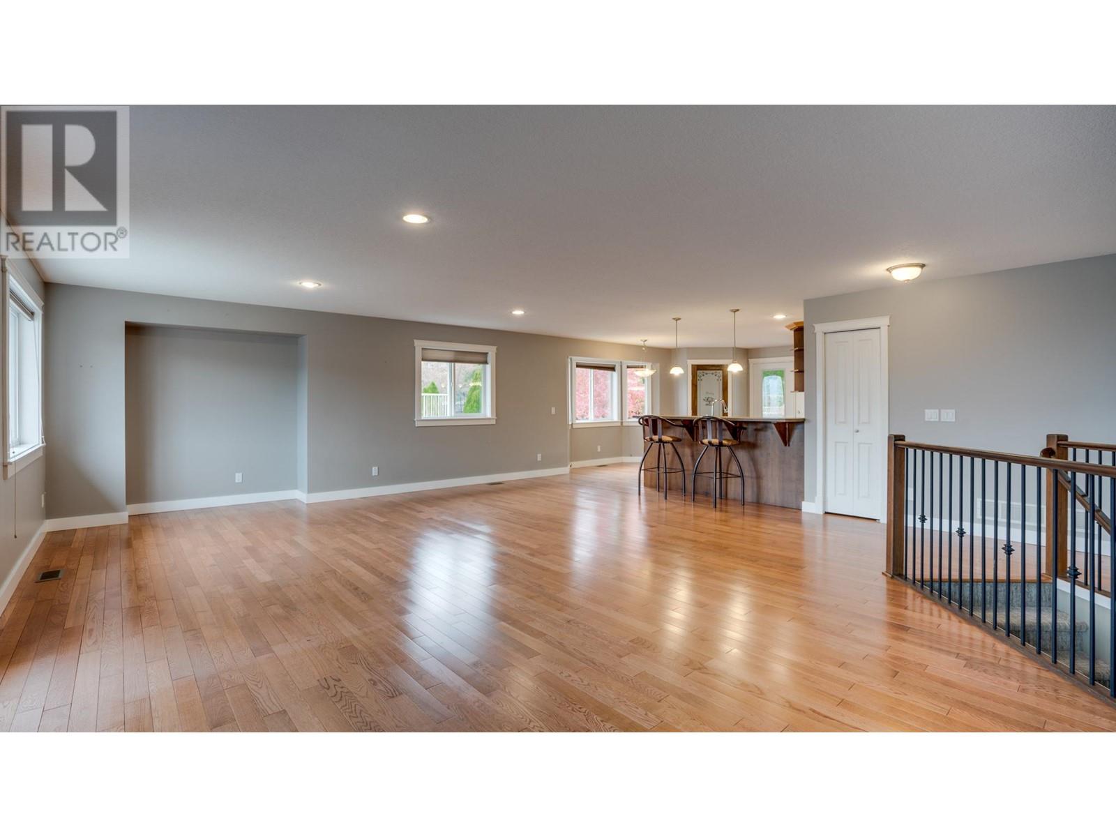 7104 Lakeridge Drive, Vernon, British Columbia  V1H 1P3 - Photo 16 - 10337418