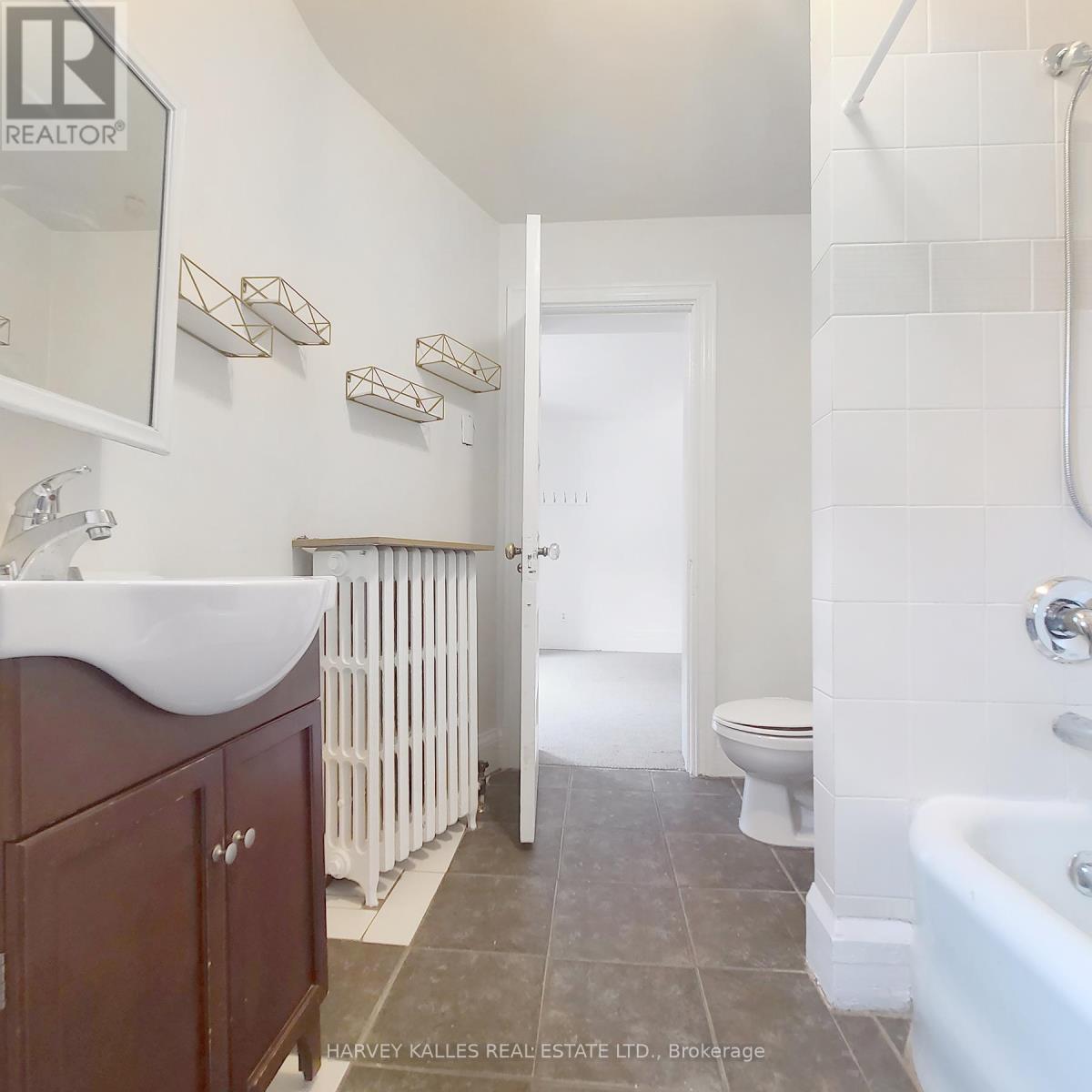 207 - 7 Admiral Road, Toronto, Ontario  M5R 2L4 - Photo 11 - C12000315