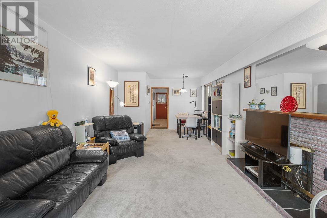 4985 Elgin Street, Vancouver, British Columbia  V5W 3J7 - Photo 3 - R2973198