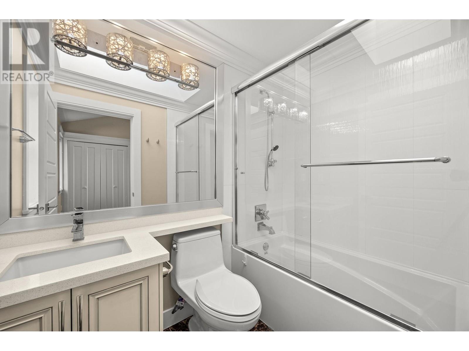 Listing Picture 20 of 37 : 273 E 58TH AVENUE, Vancouver / 溫哥華 - 魯藝地產 Yvonne Lu Group - MLS Medallion Club Member