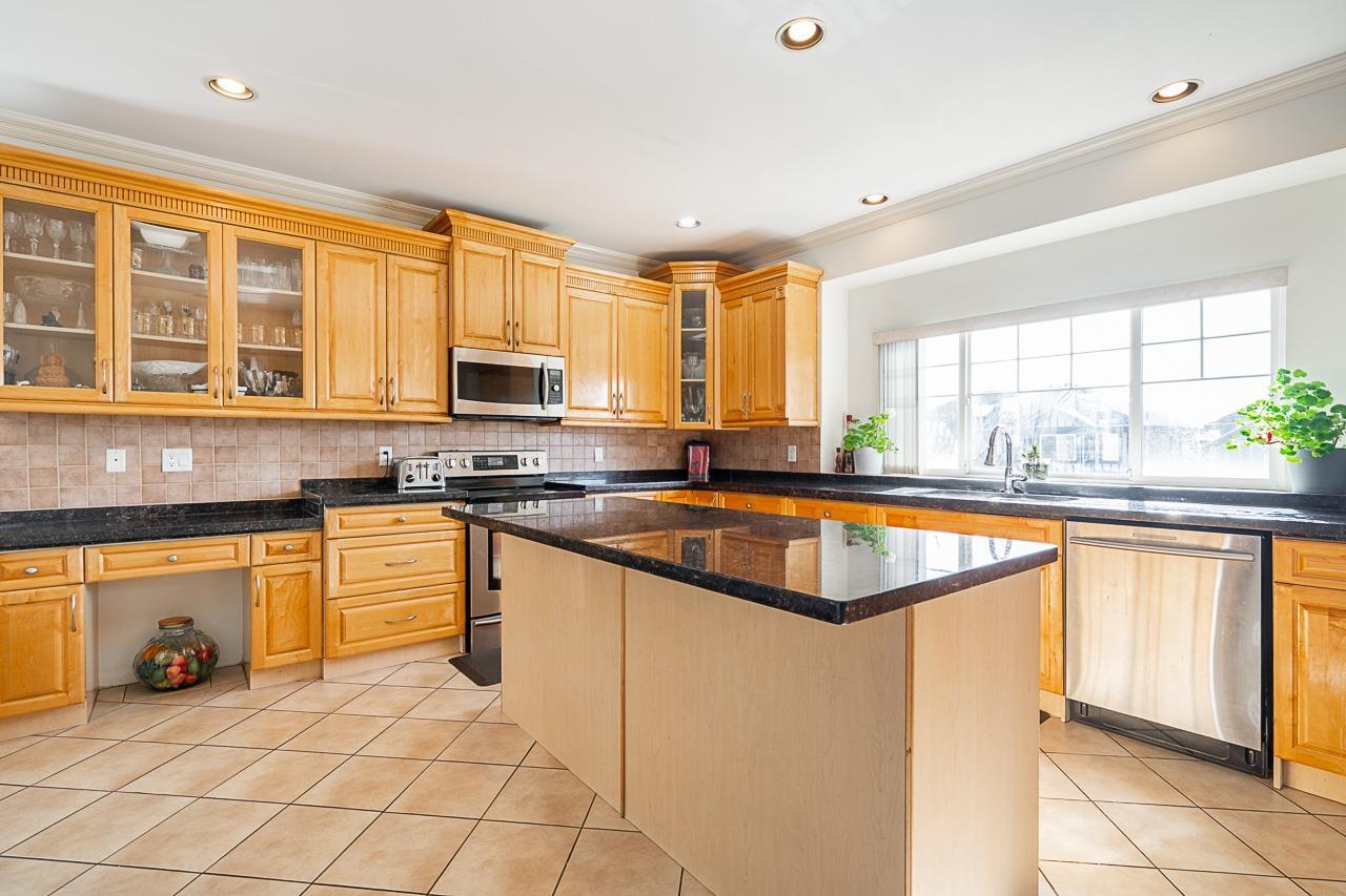 14605 67b Avenue, Surrey, British Columbia  V3S 0Z4 - Photo 6 - R2971682