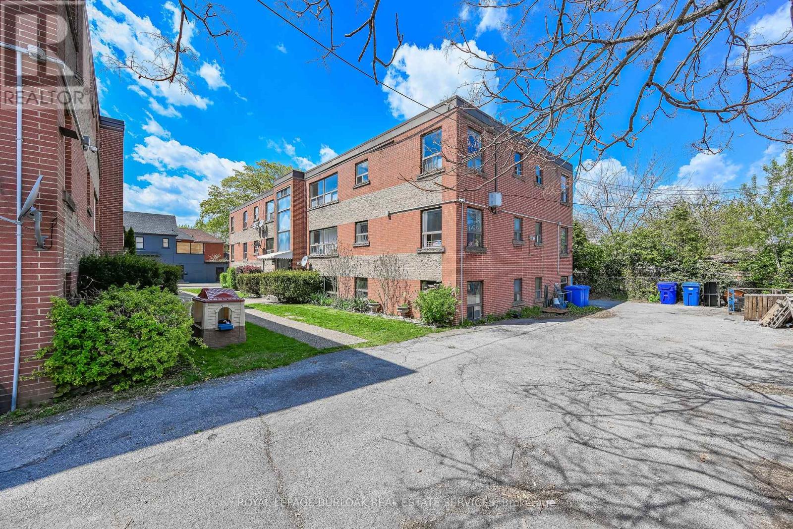 Property at 165 & 169 PARK ROW image 3