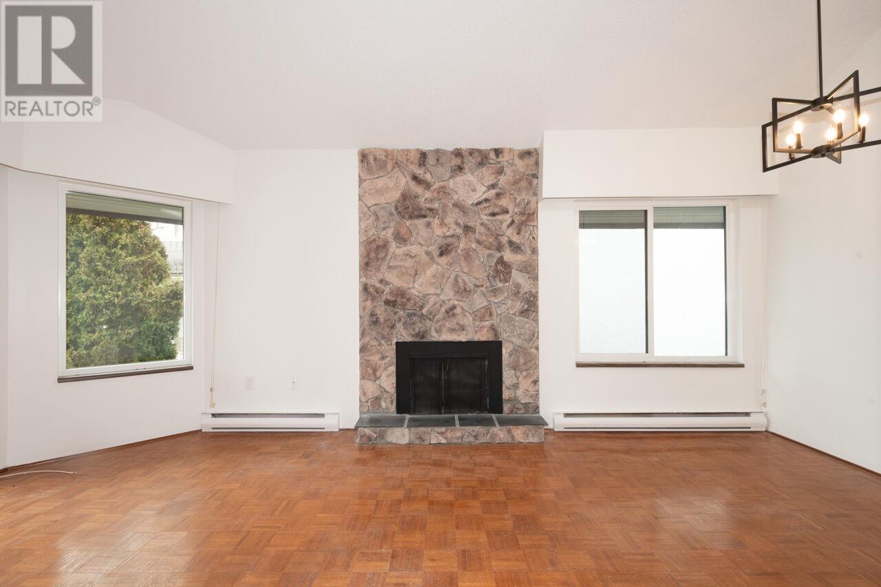 Listing Picture 12 of 40 : 302 2355 TRINITY STREET, Vancouver / 溫哥華 - 魯藝地產 Yvonne Lu Group - MLS Medallion Club Member