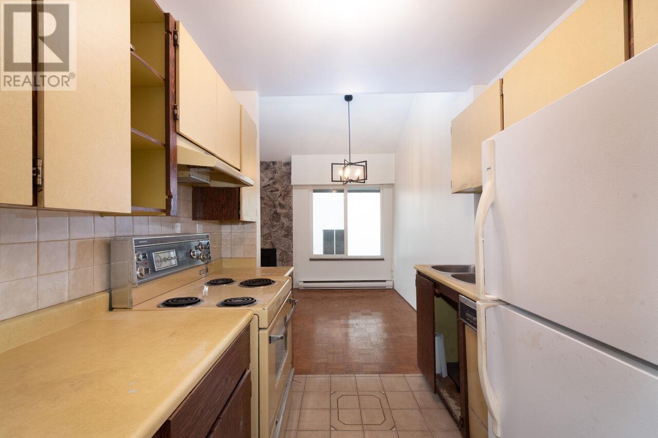 Listing Picture 32 of 40 : 302 2355 TRINITY STREET, Vancouver / 溫哥華 - 魯藝地產 Yvonne Lu Group - MLS Medallion Club Member