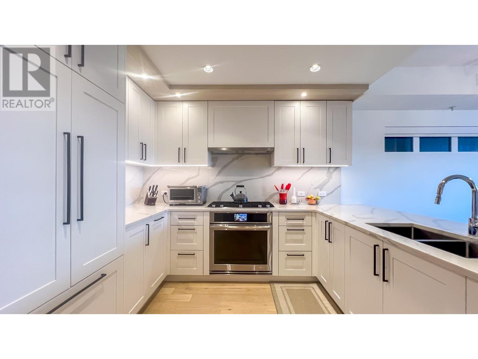 Listing Picture 4 of 34 : 201 12088 3RD AVENUE, Richmond / 烈治文 - 魯藝地產 Yvonne Lu Group - MLS Medallion Club Member