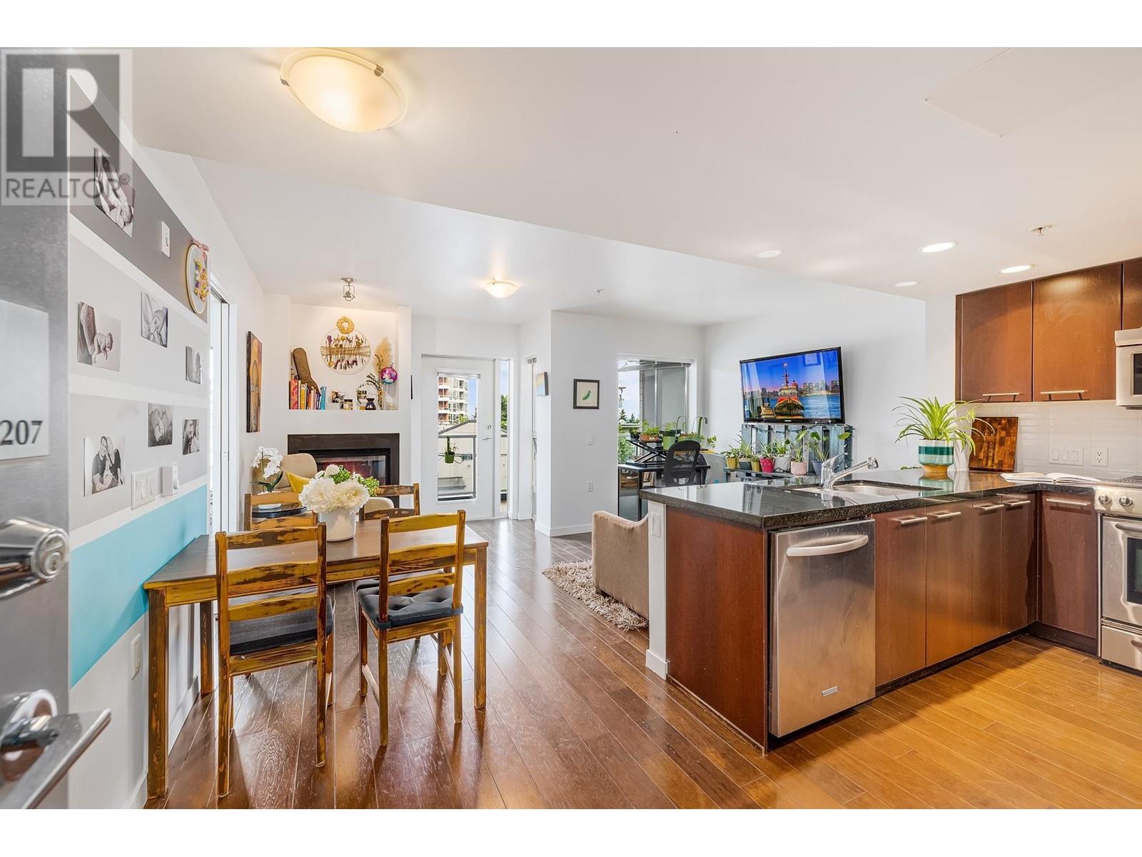 207 1288 Chesterfield Avenue, North Vancouver, British Columbia  V7M 0B1 - Photo 3 - R2973326