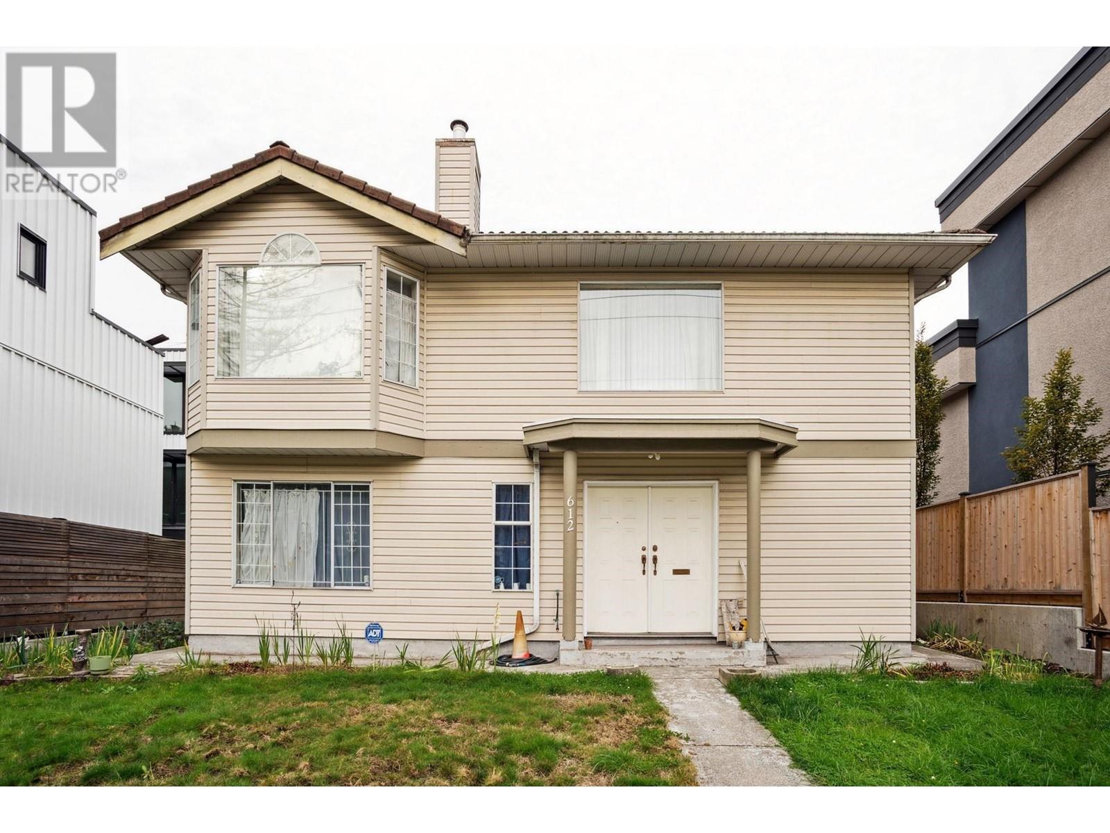 Property at 612 E 3RD STREET image 4