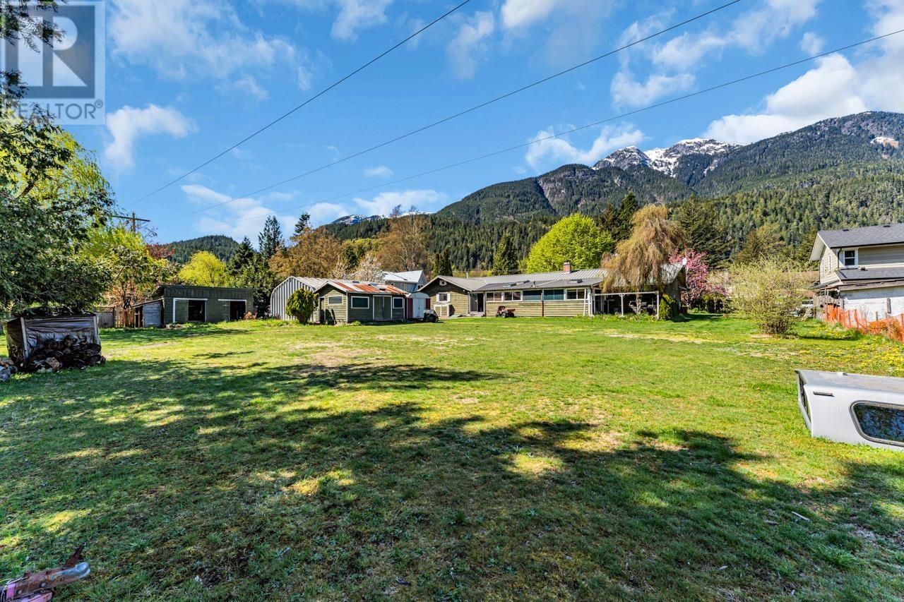 41520 Brennan Road, Squamish, British Columbia  V0N 3G0 - Photo 22 - R2973357