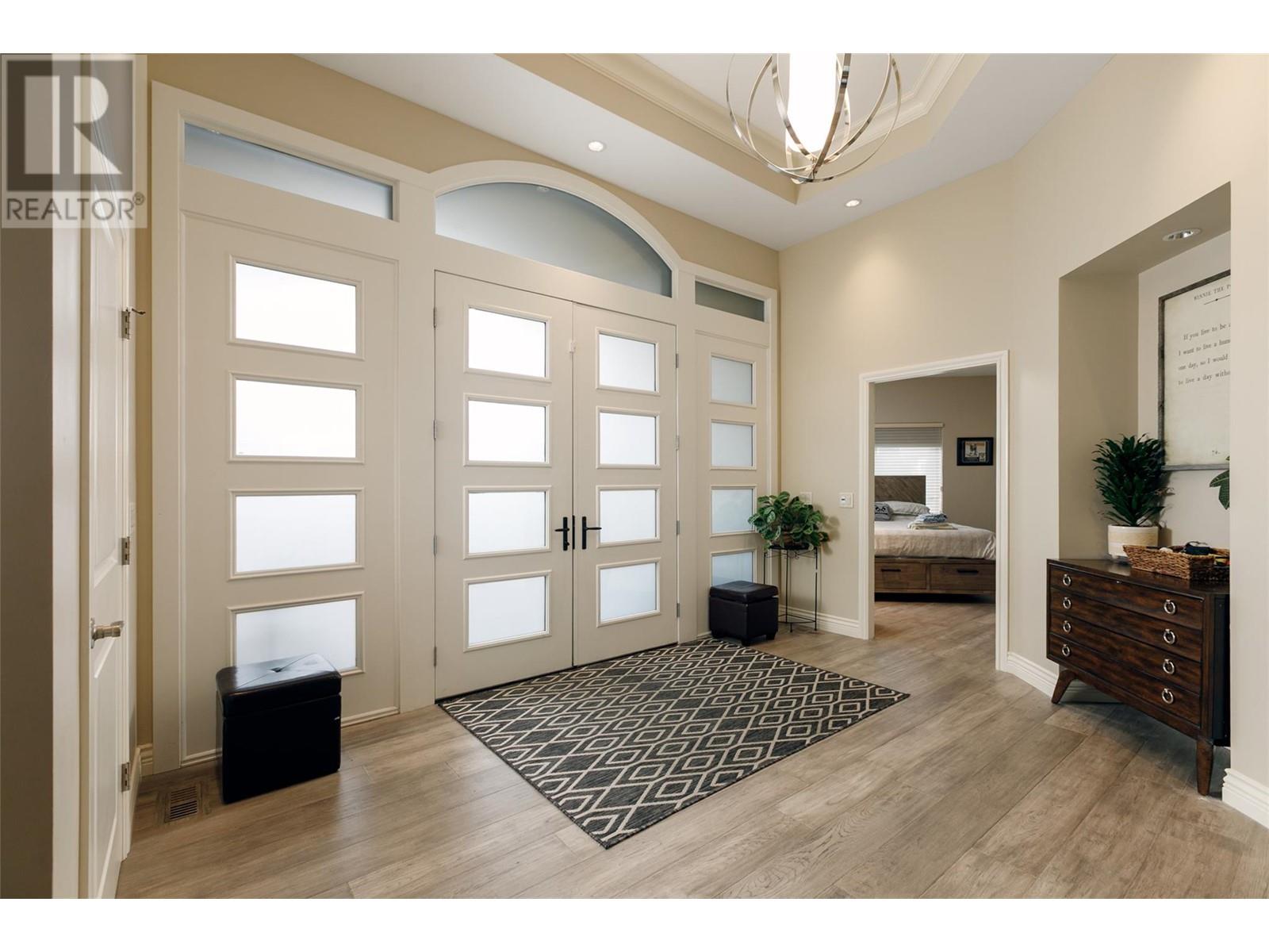 4828 Carmel Crescent, Kelowna, British Columbia  V1W 5B9 - Photo 3 - 10337143