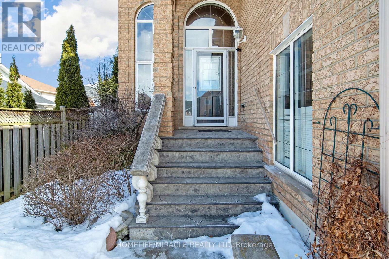 Property at 11 REDTAIL CRESCENT image 4