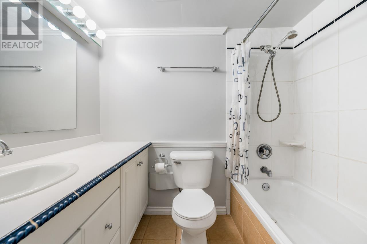 Listing Picture 14 of 19 : 206 1215 PACIFIC STREET, Vancouver / 溫哥華 - 魯藝地產 Yvonne Lu Group - MLS Medallion Club Member