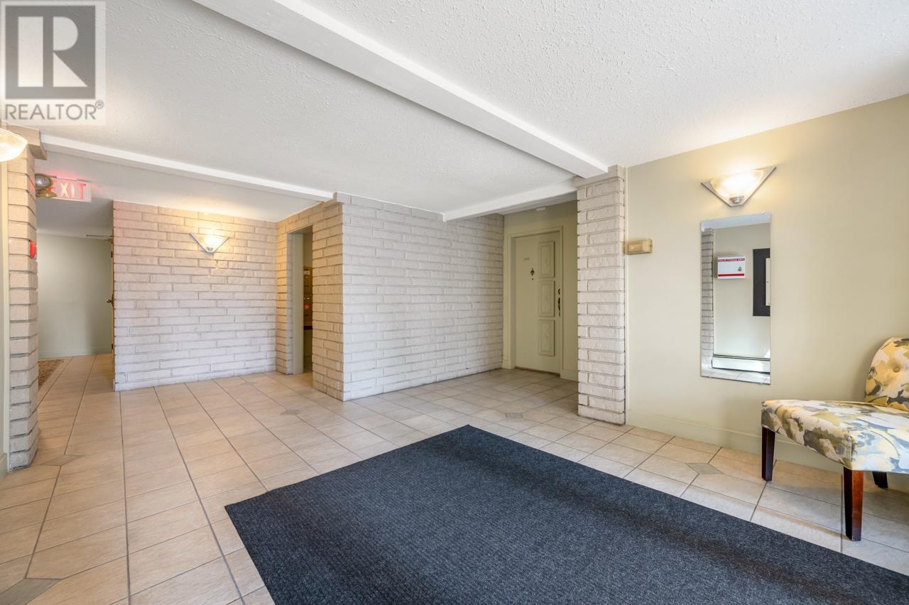 Listing Picture 17 of 19 : 206 1215 PACIFIC STREET, Vancouver / 溫哥華 - 魯藝地產 Yvonne Lu Group - MLS Medallion Club Member