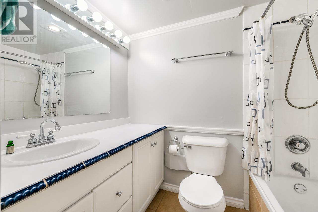 Listing Picture 13 of 19 : 206 1215 PACIFIC STREET, Vancouver / 溫哥華 - 魯藝地產 Yvonne Lu Group - MLS Medallion Club Member