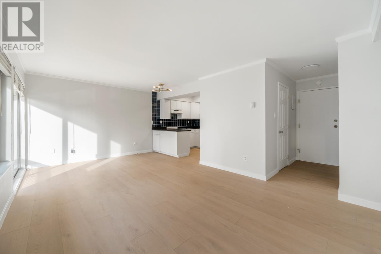 Listing Picture 9 of 19 : 206 1215 PACIFIC STREET, Vancouver / 溫哥華 - 魯藝地產 Yvonne Lu Group - MLS Medallion Club Member