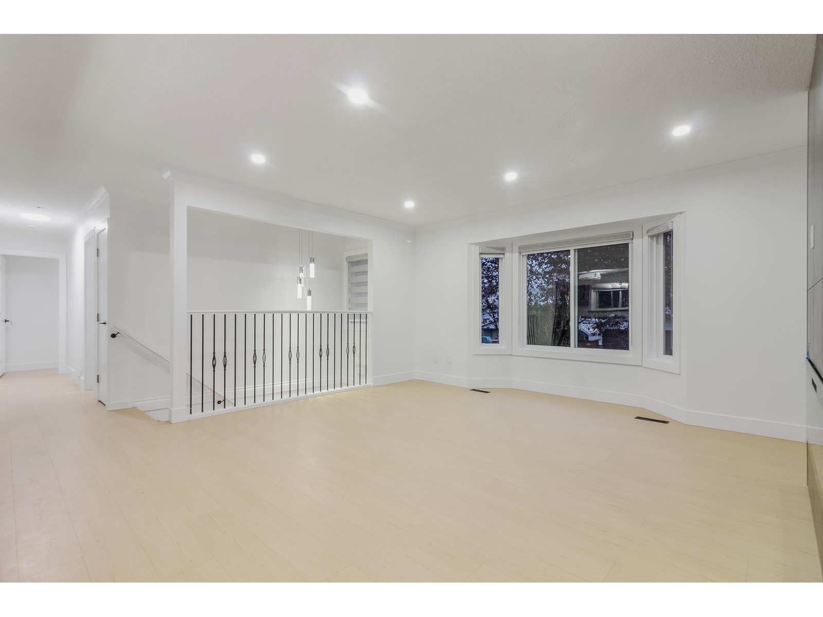 Property at 3665 PERTH STREET image 4