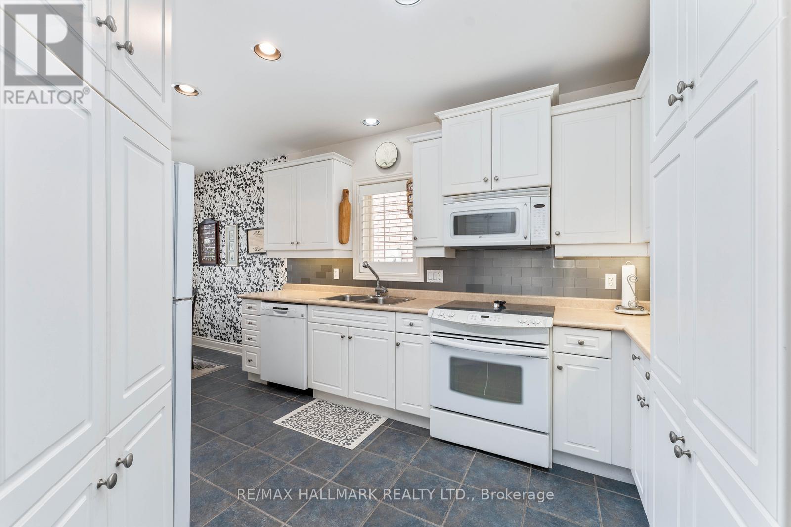 113 Sunset Boulevard, New Tecumseth, Ontario  L9R 2G9 - Photo 15 - N12000351