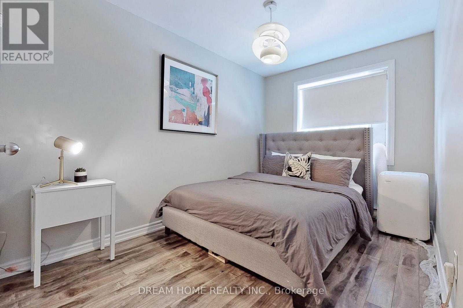 Apt B - 61 Cameron Street, Toronto, Ontario  M5T 2H1 - Photo 10 - C12000496