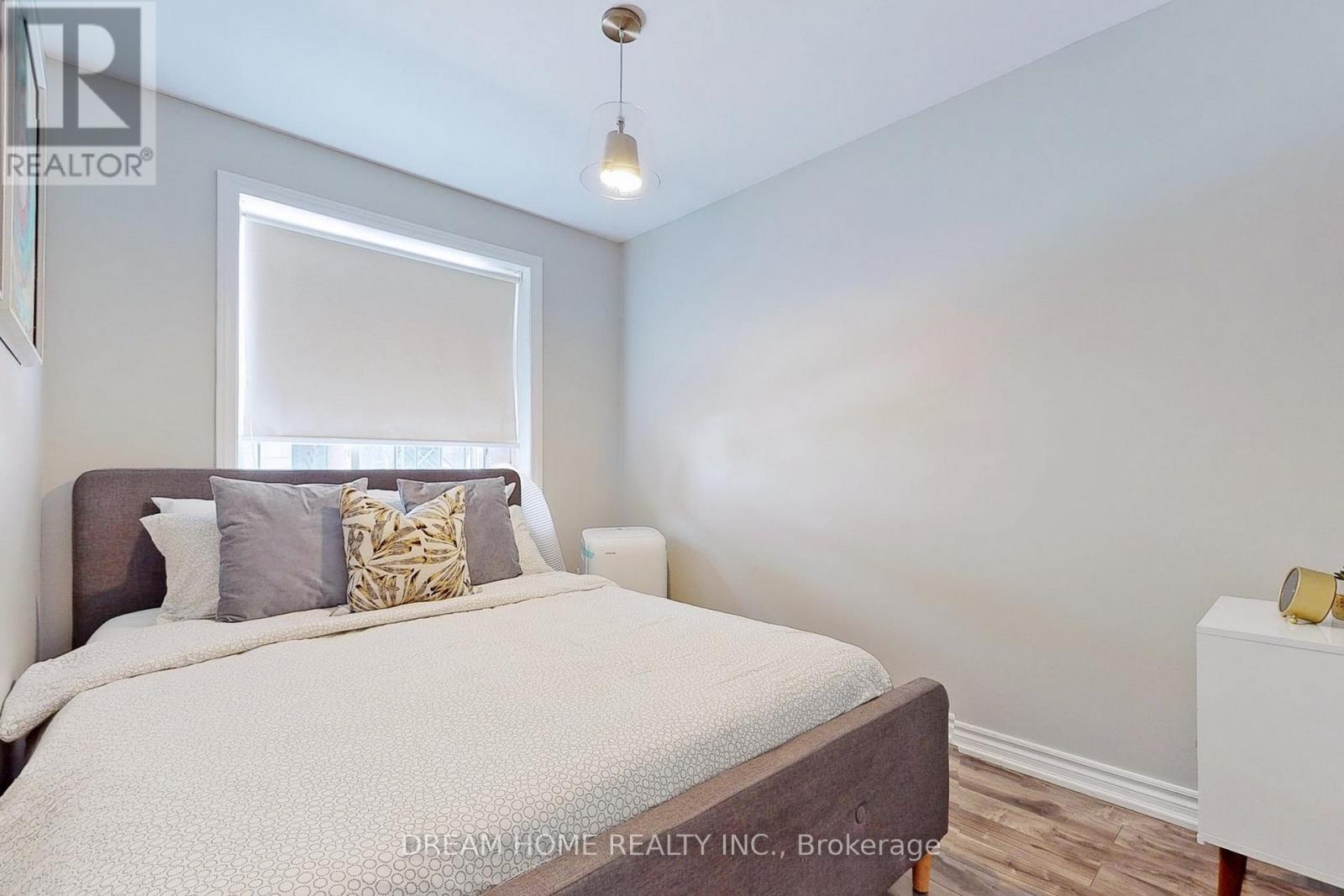 Apt B - 61 Cameron Street, Toronto, Ontario  M5T 2H1 - Photo 12 - C12000496