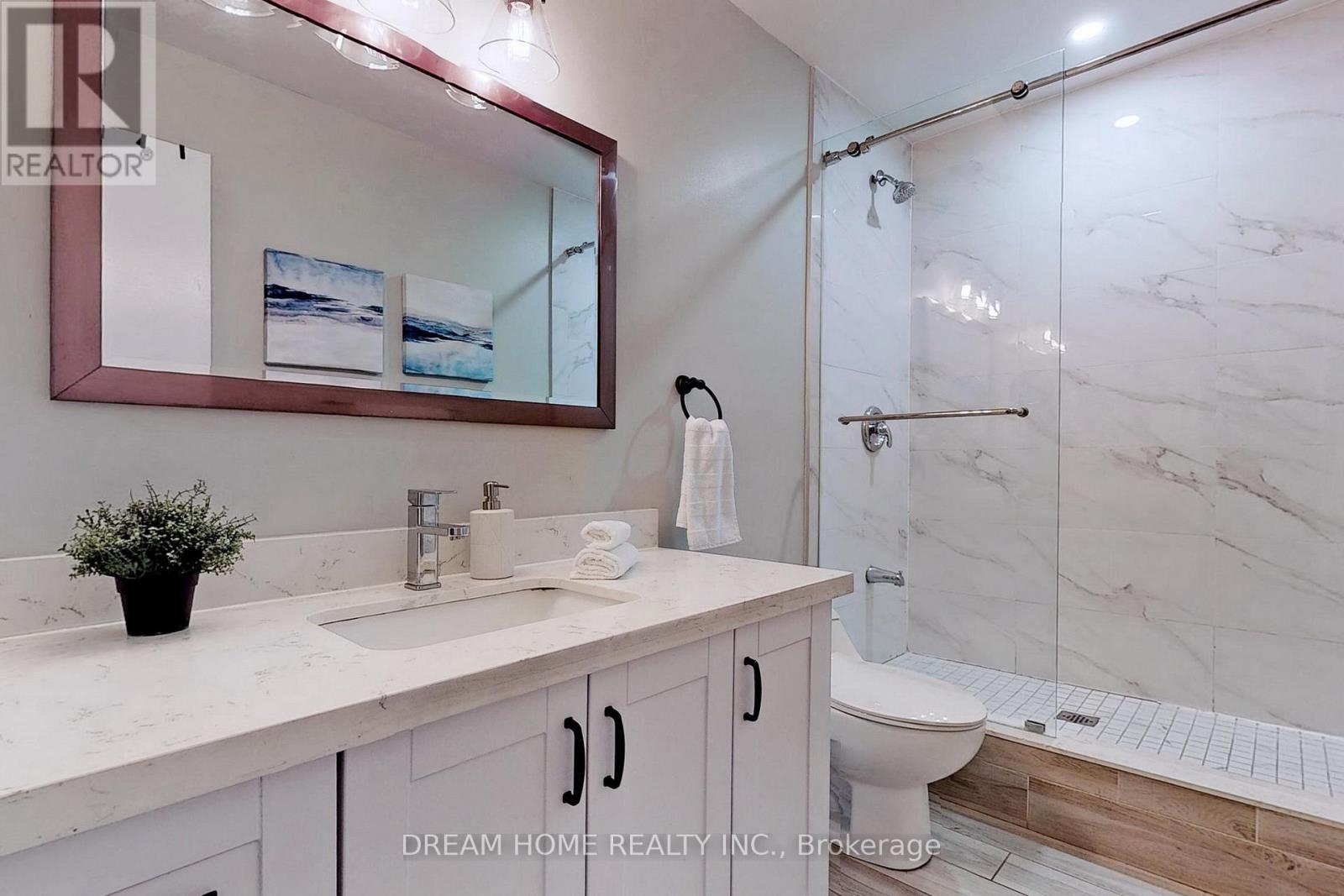 Apt B - 61 Cameron Street, Toronto, Ontario  M5T 2H1 - Photo 14 - C12000496