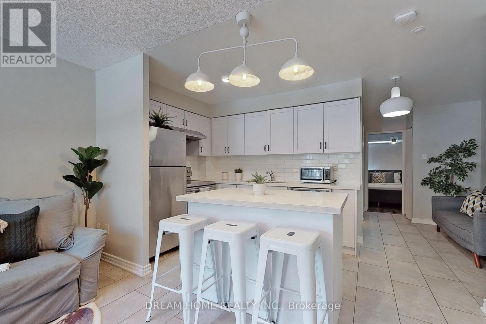 Apt B - 61 Cameron Street, Toronto, Ontario  M5T 2H1 - Photo 6 - C12000496