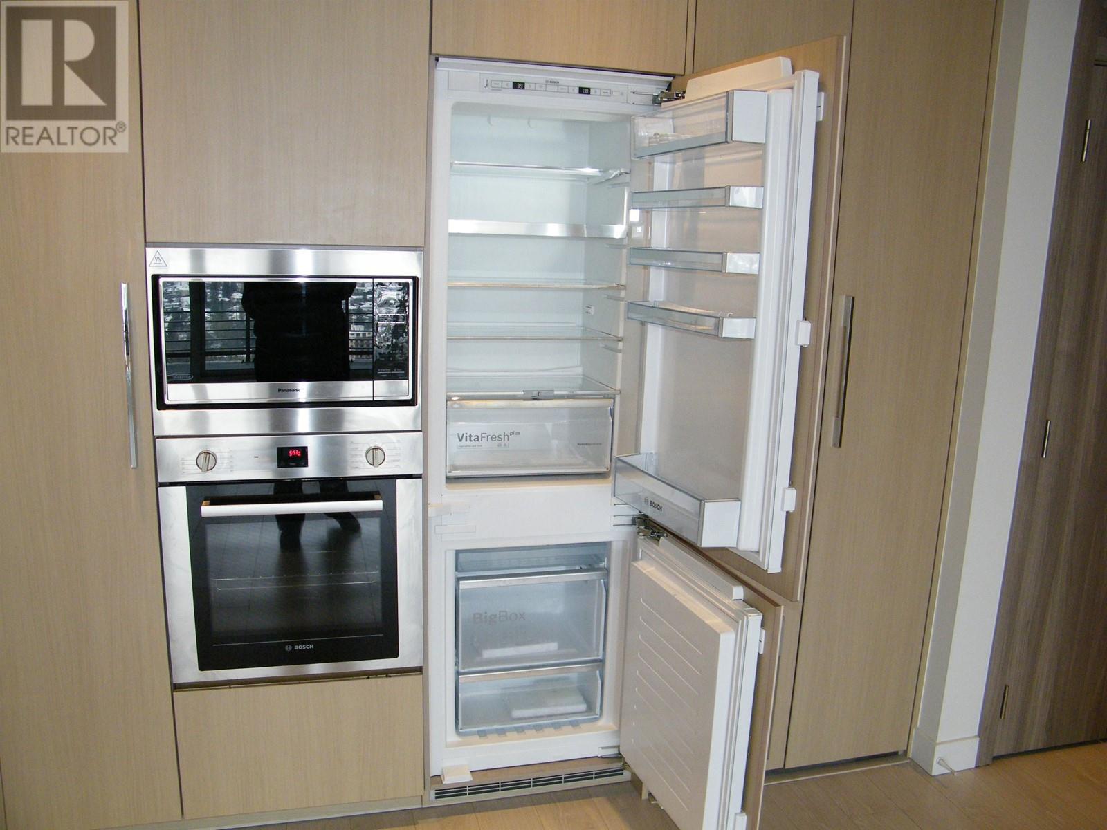 Listing Picture 8 of 24 : 3805 4720 LOUGHEED HIGHWAY, Burnaby / 本拿比 - 魯藝地產 Yvonne Lu Group - MLS Medallion Club Member
