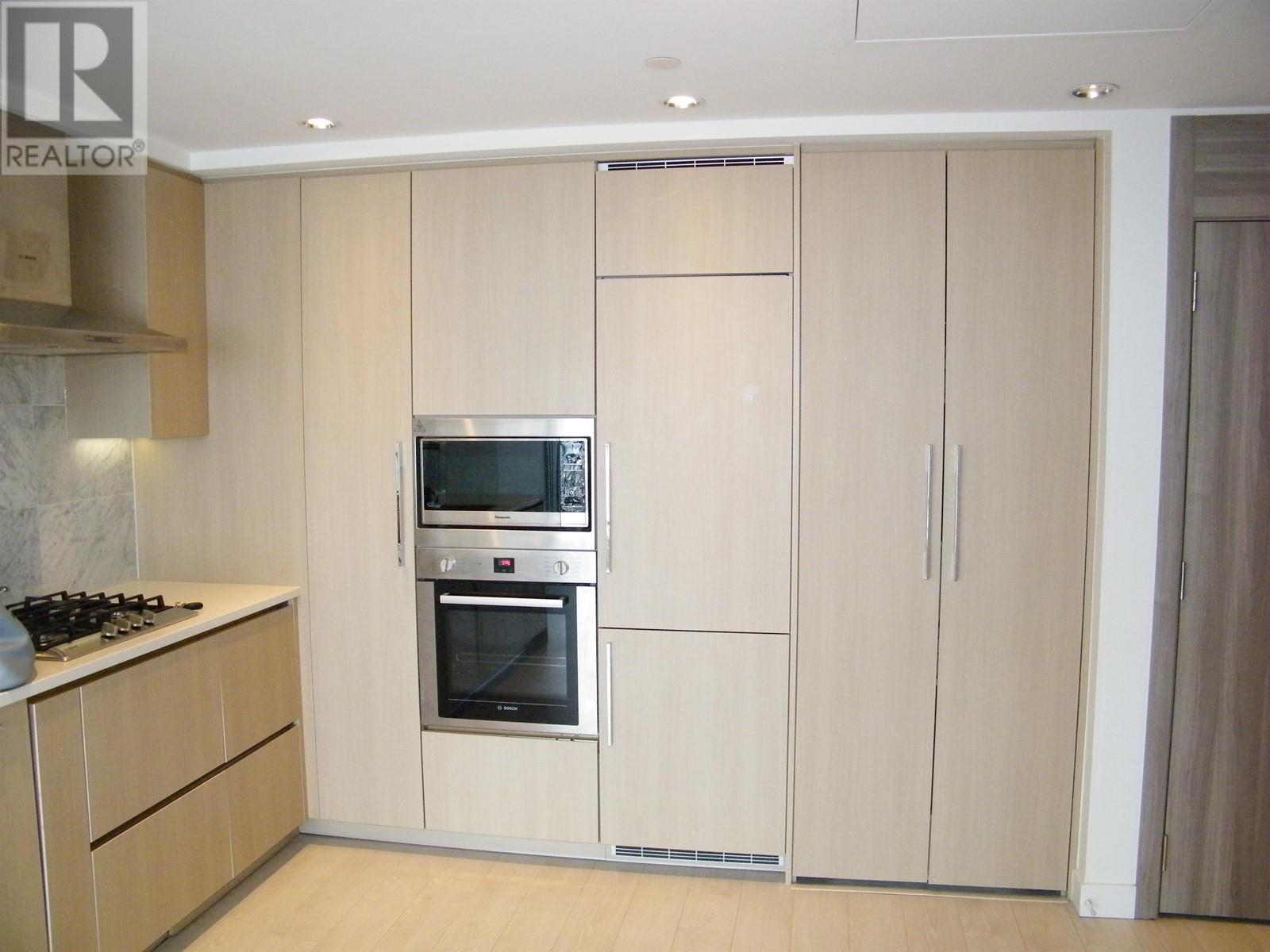 Listing Picture 4 of 24 : 3805 4720 LOUGHEED HIGHWAY, Burnaby / 本拿比 - 魯藝地產 Yvonne Lu Group - MLS Medallion Club Member