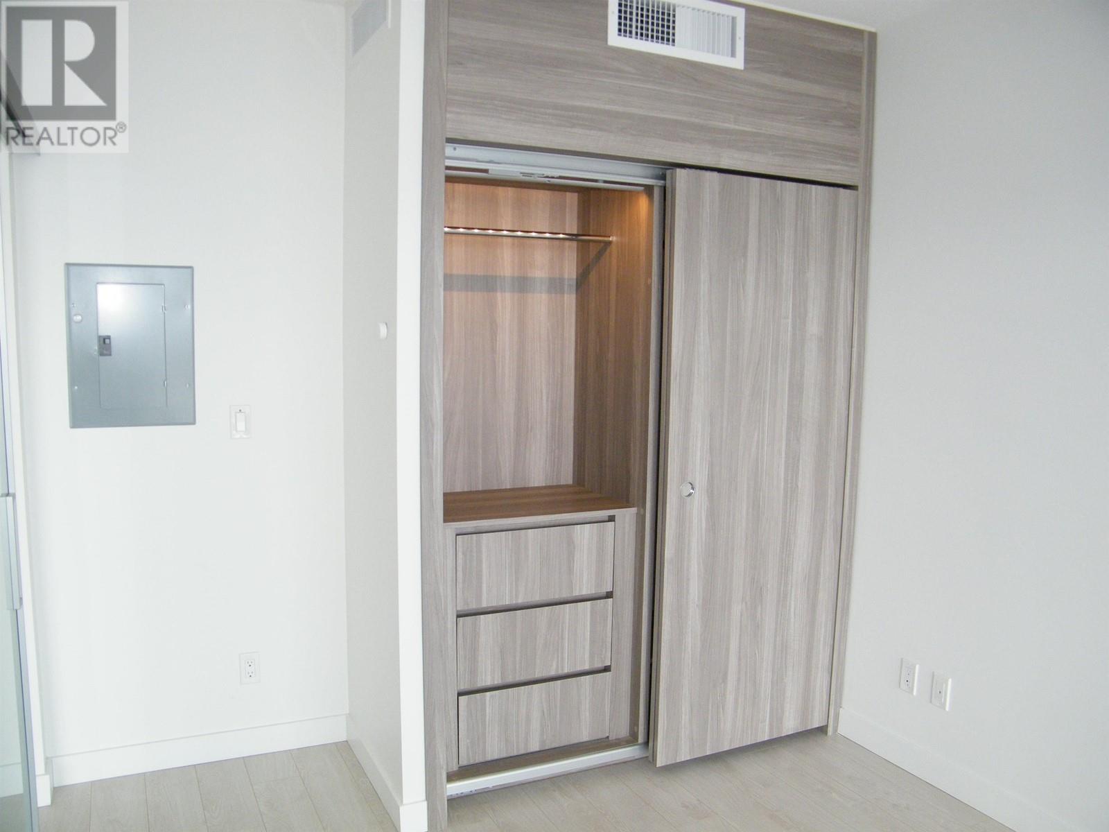 Listing Picture 11 of 24 : 3805 4720 LOUGHEED HIGHWAY, Burnaby / 本拿比 - 魯藝地產 Yvonne Lu Group - MLS Medallion Club Member