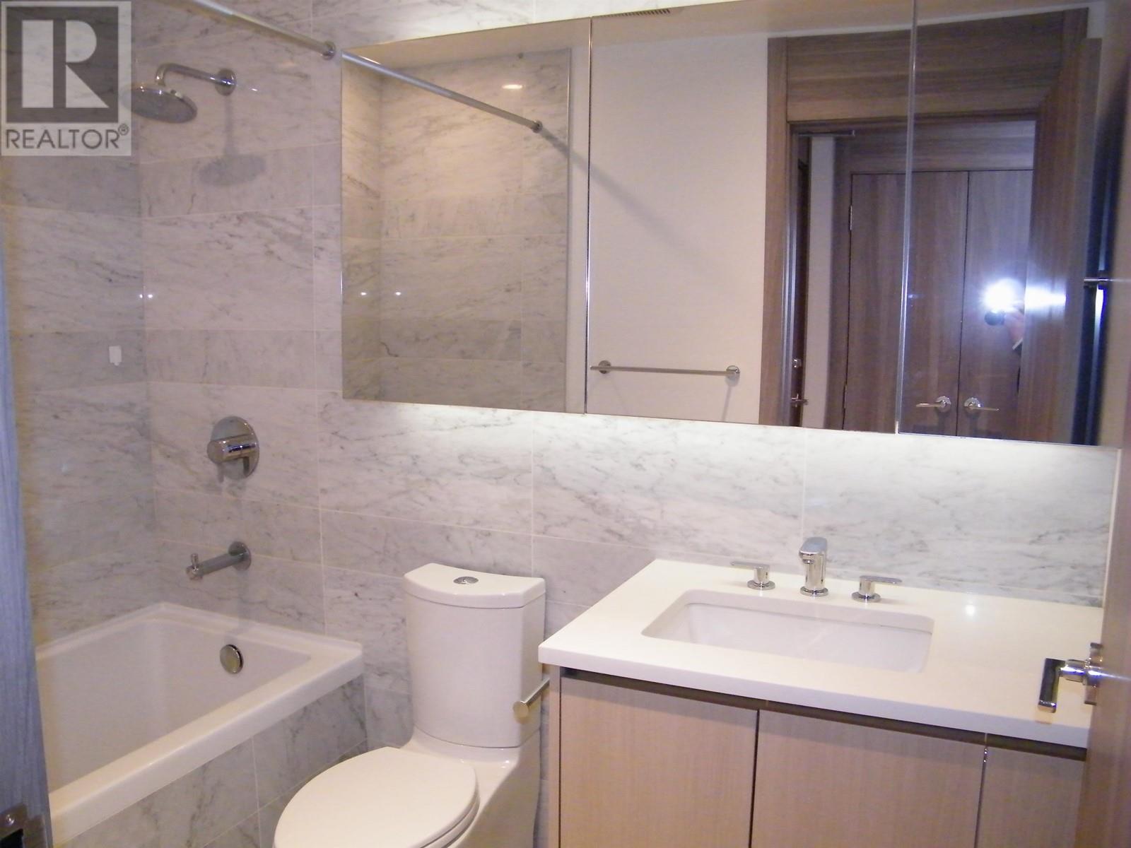 Listing Picture 15 of 24 : 3805 4720 LOUGHEED HIGHWAY, Burnaby / 本拿比 - 魯藝地產 Yvonne Lu Group - MLS Medallion Club Member