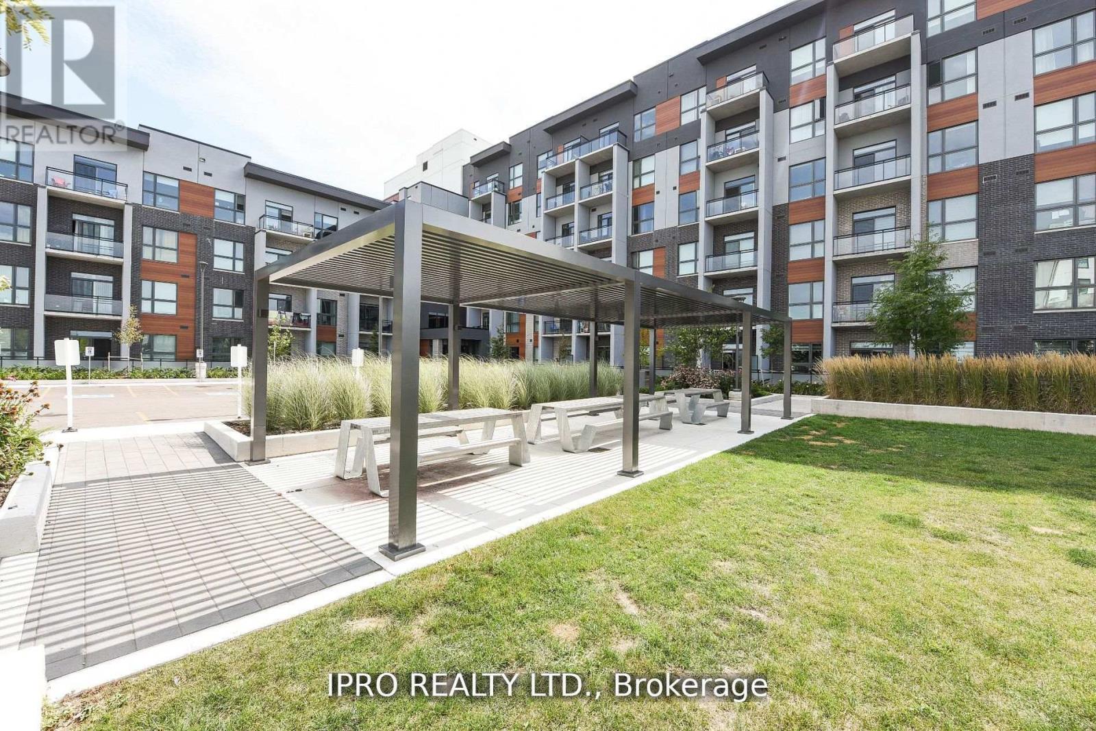 004 - 95 DUNDAS STREET, Oakville, Ontario