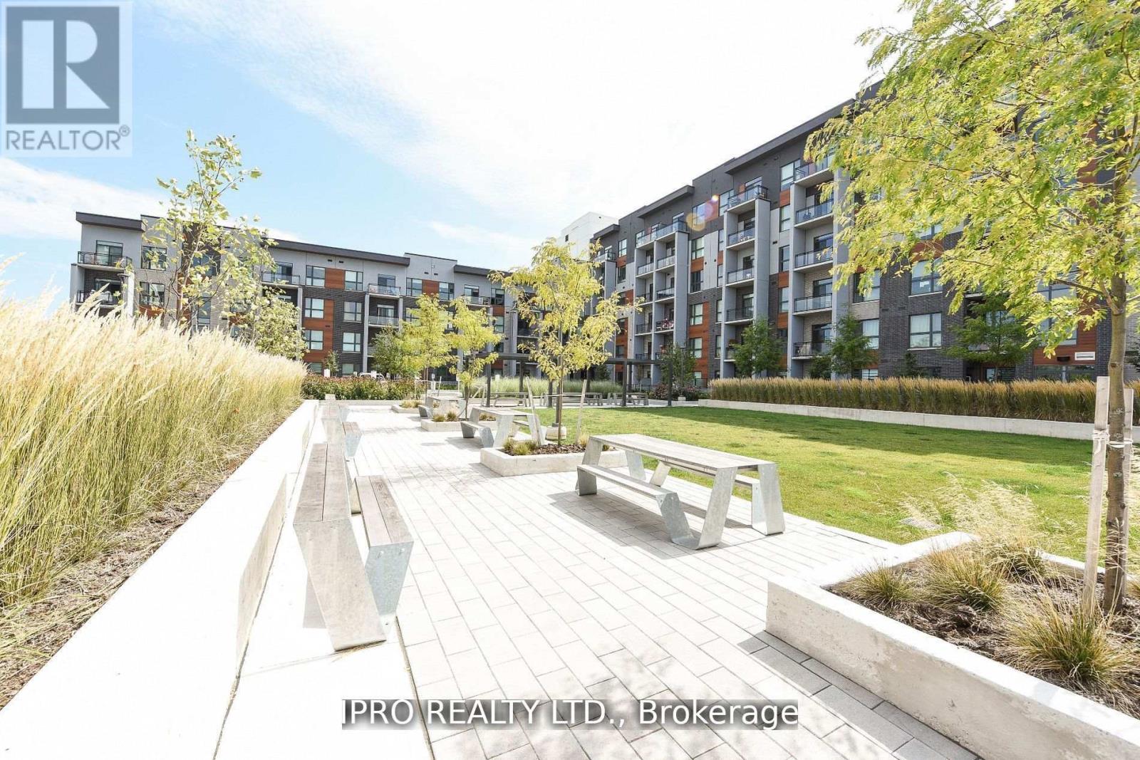 004 - 95 Dundas Street, Oakville, Ontario  L6M 5N4 - Photo 2 - W12000477