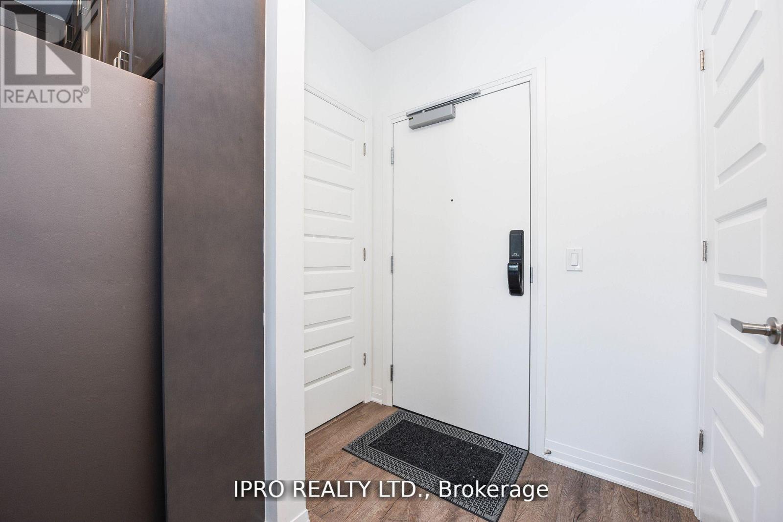 004 - 95 Dundas Street, Oakville, Ontario  L6M 5N4 - Photo 3 - W12000477