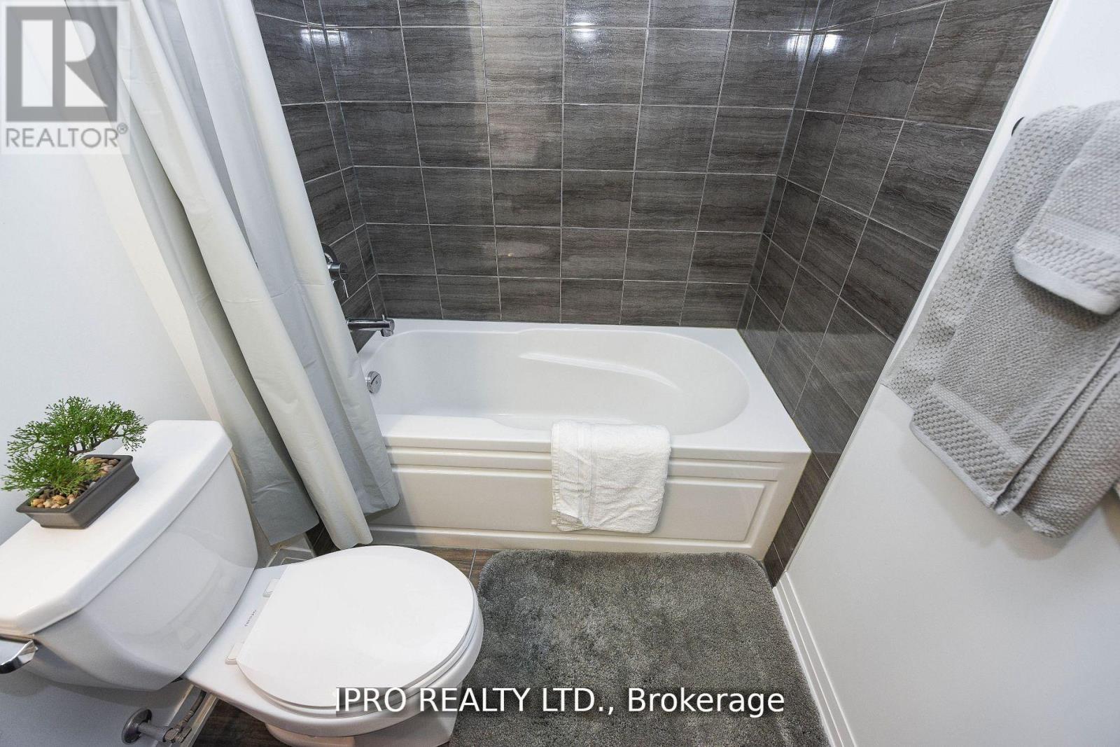 004 - 95 Dundas Street, Oakville, Ontario  L6M 5N4 - Photo 9 - W12000477