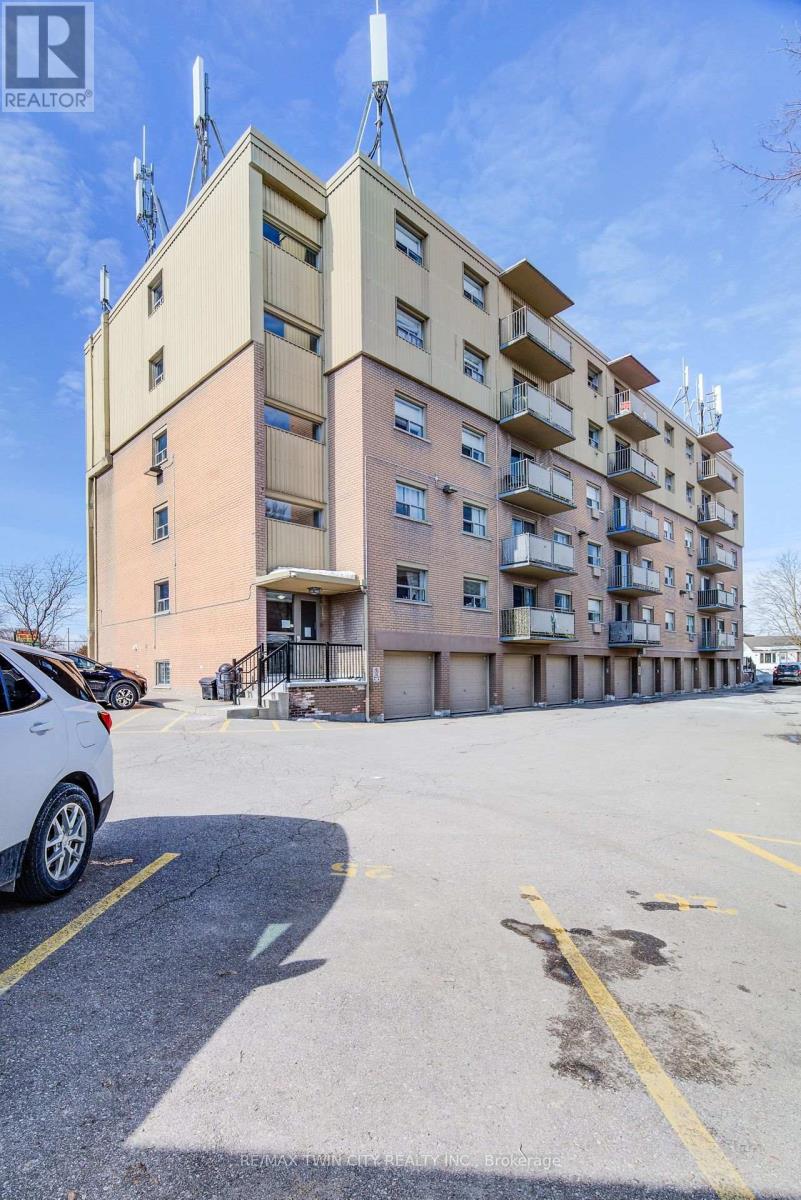 Property at 202 - 283 FAIRWAY ROAD N image 4